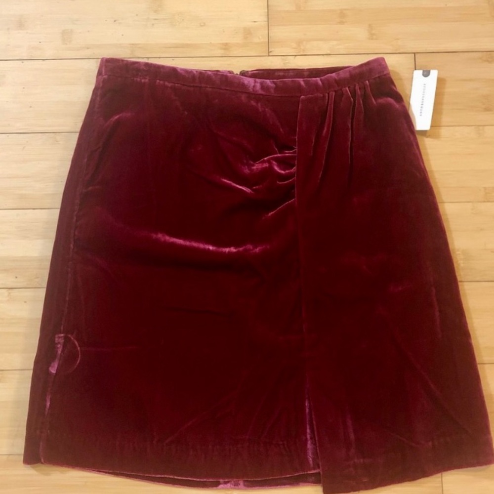NEW ANTHROPOLOGIE VELVET BURGUNDY RUCHED SKIRT